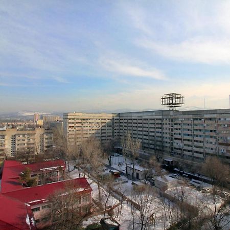 Интересная Двушка В Молодежке Almaty Exteriér fotografie